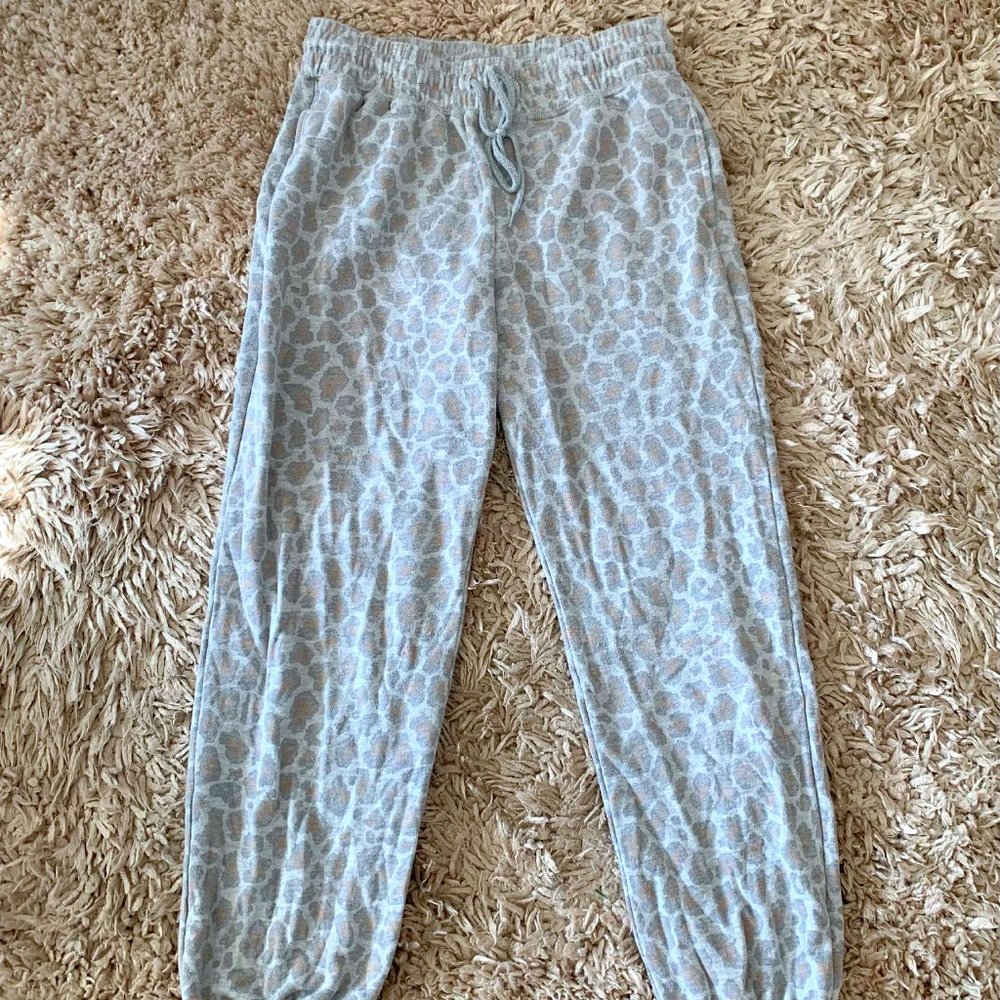 Colsie Cheetah Sweatpants